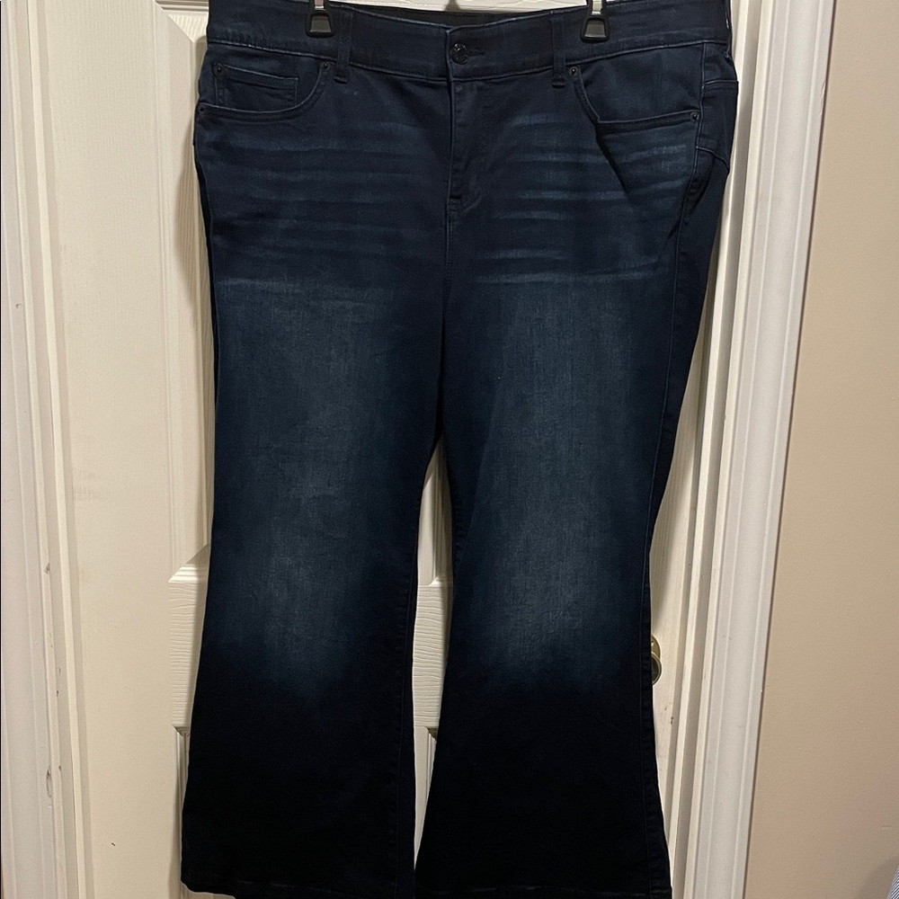 Torrid Bombshell Flare jeans - Picture 4 of 12